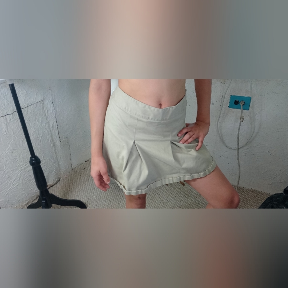 Beige skort